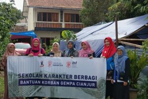GESIT from Character School Distributes Aid for Cianjur Earthquake-Affected SBBs